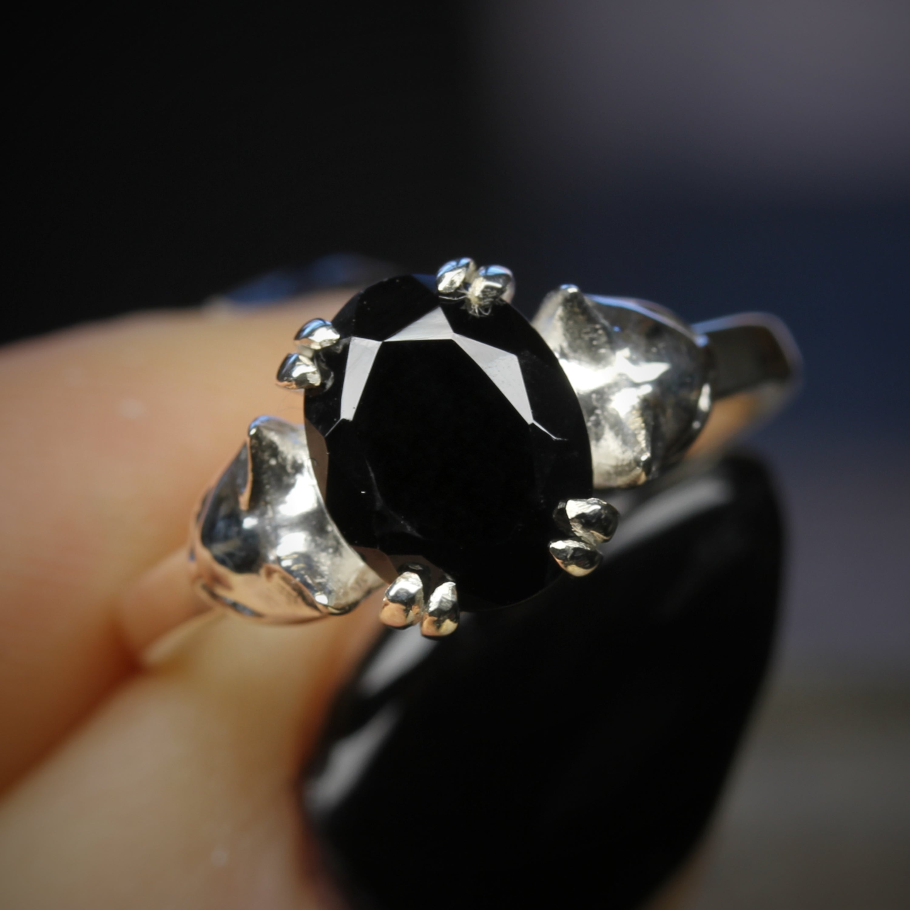 Black Spinel Cat Engagement Ring