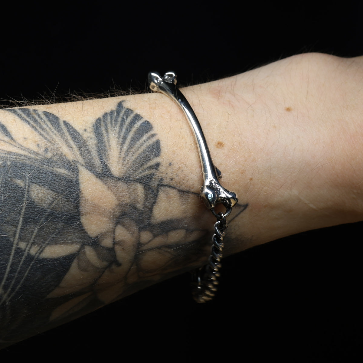 Silver-Bone-bracelet2.jpg?v= 