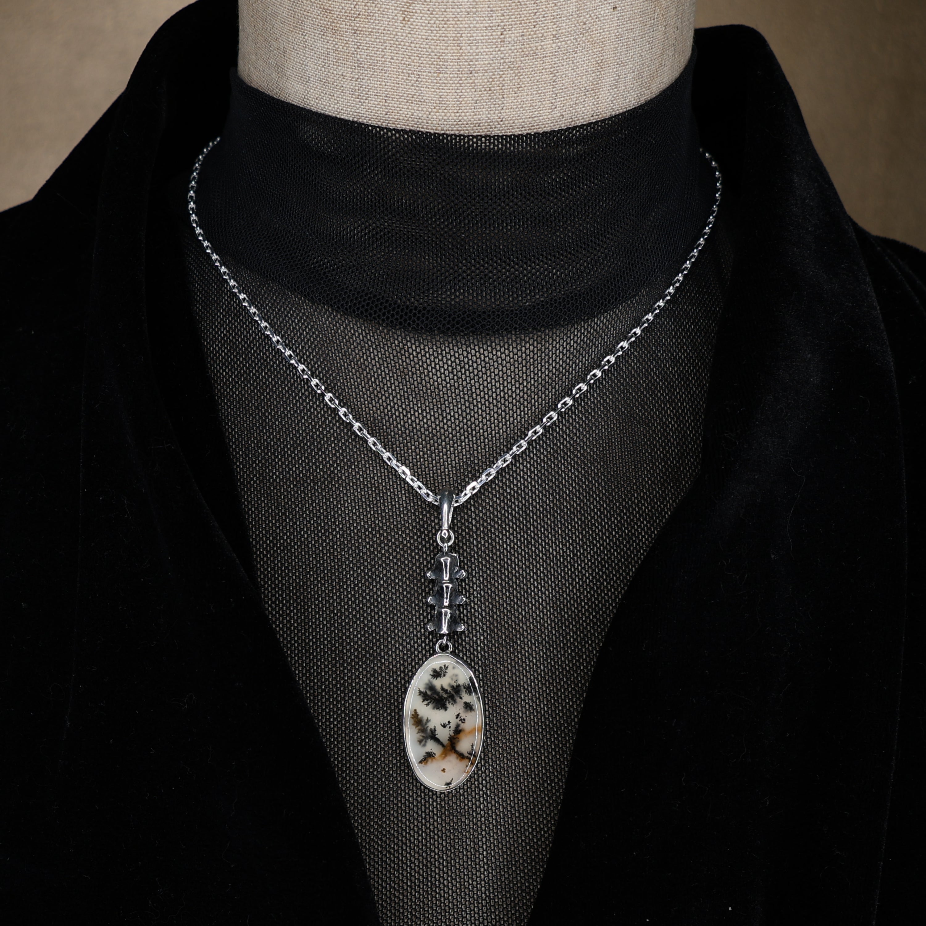 Oval Dendritic Agate Spine Necklace