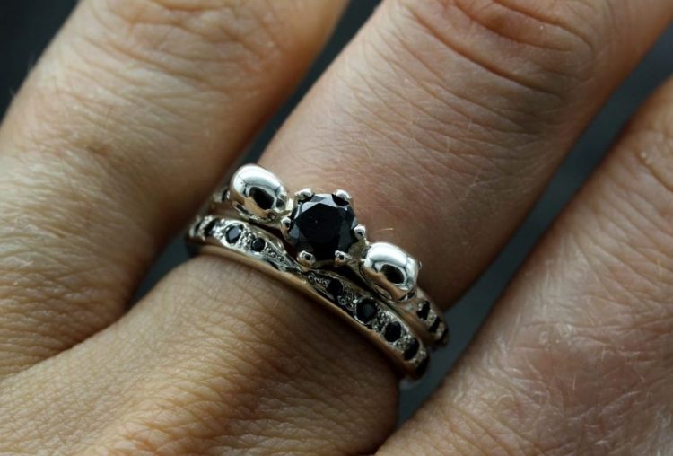 Gothic Wedding Ring Set