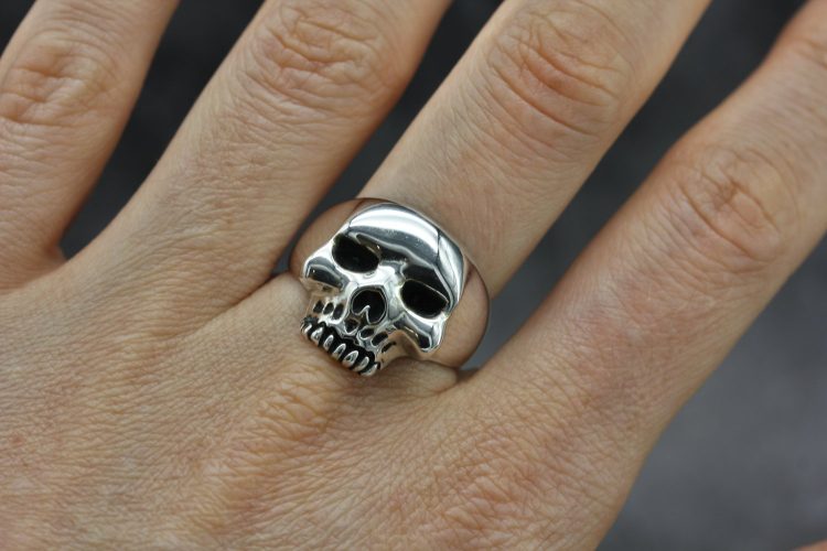 Skull ring - Jewelry